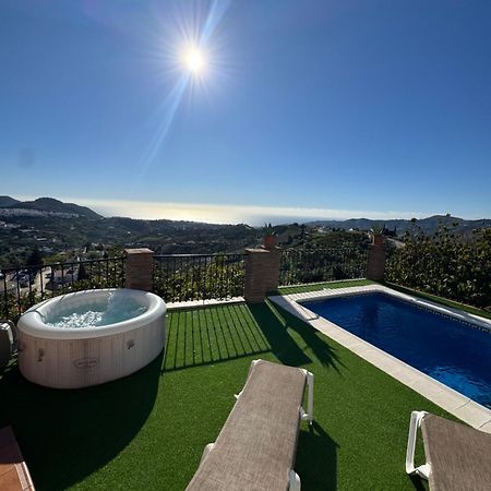 Villa En Frigiliana Con Piscina, Jacuzzi Y Espectaculares Vistas Екстер'єр фото