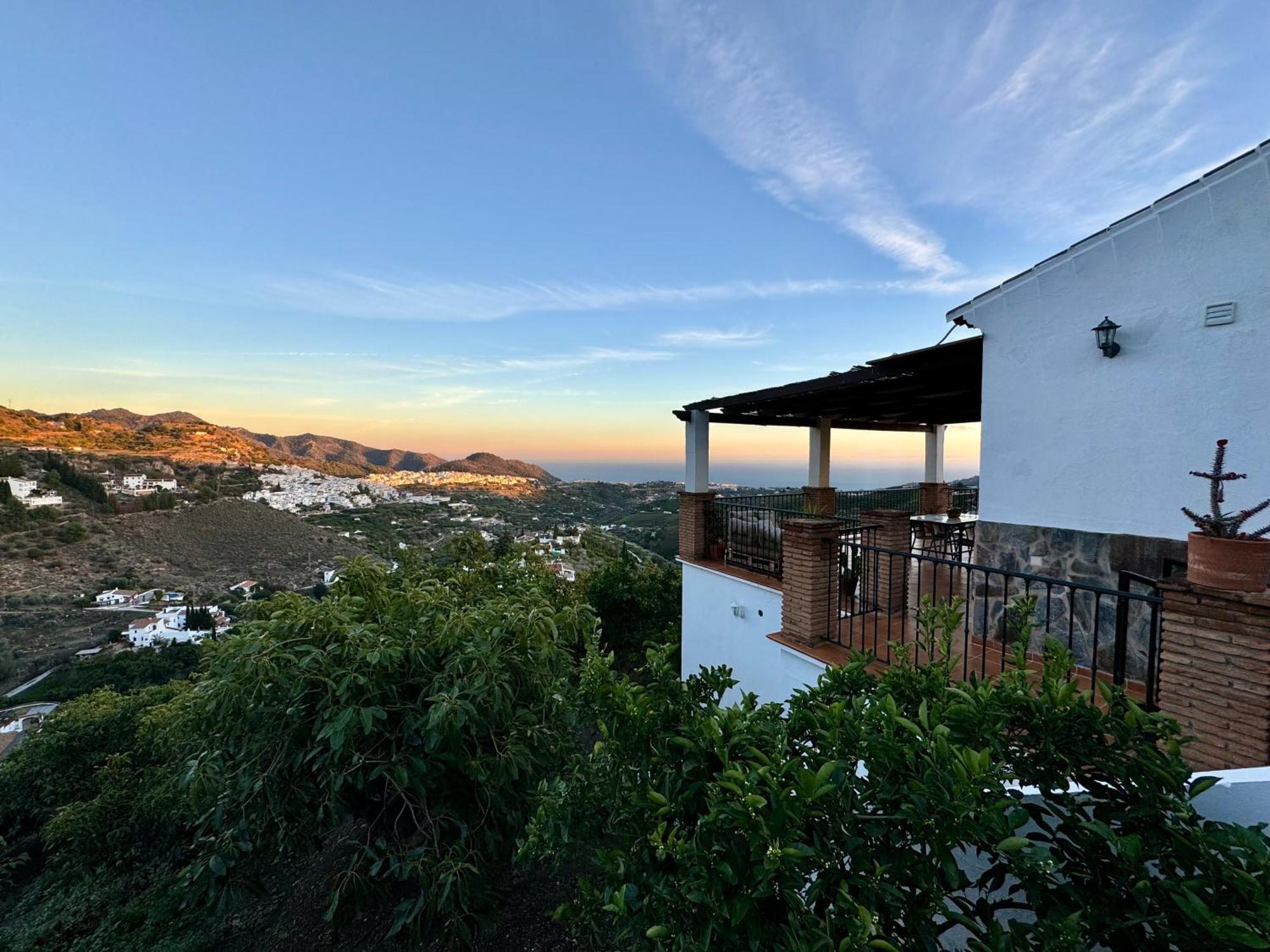Villa En Frigiliana Con Piscina, Jacuzzi Y Espectaculares Vistas Екстер'єр фото