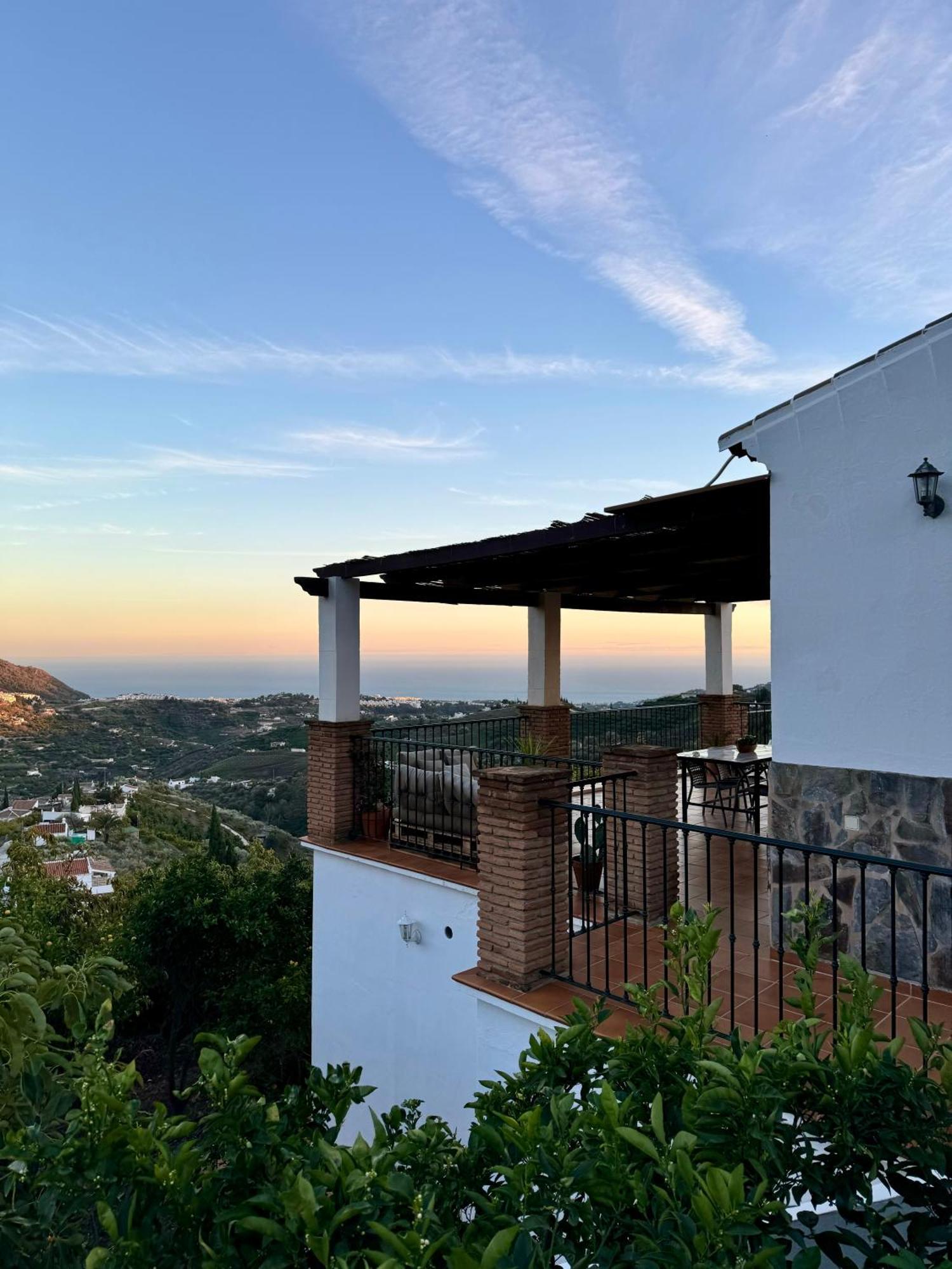 Villa En Frigiliana Con Piscina, Jacuzzi Y Espectaculares Vistas Екстер'єр фото