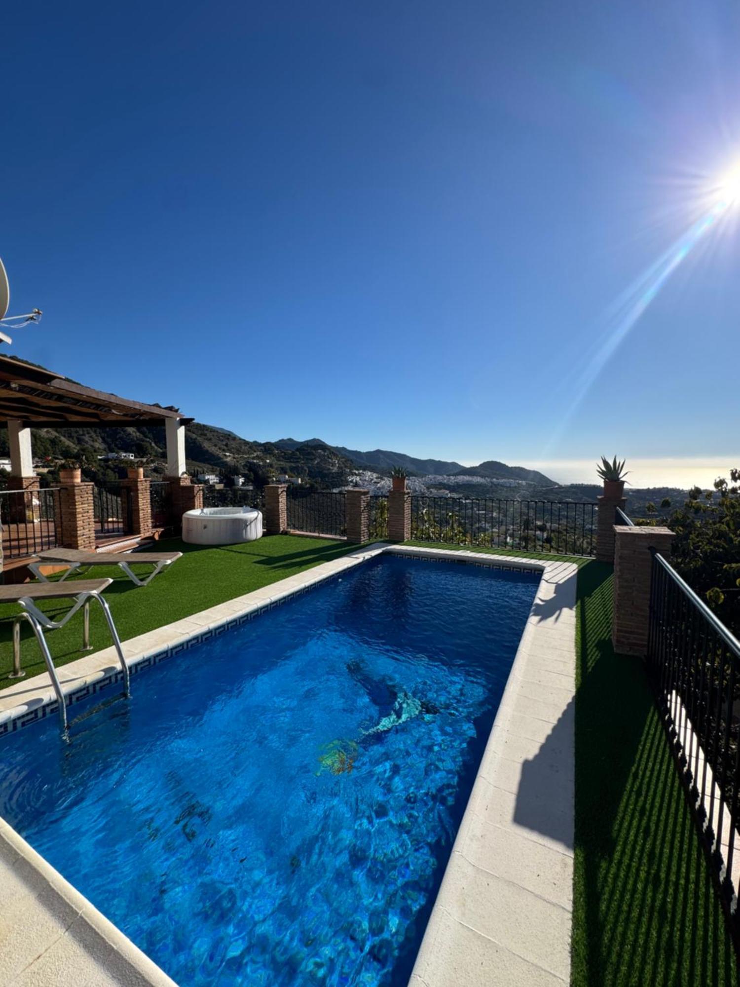 Villa En Frigiliana Con Piscina, Jacuzzi Y Espectaculares Vistas Екстер'єр фото