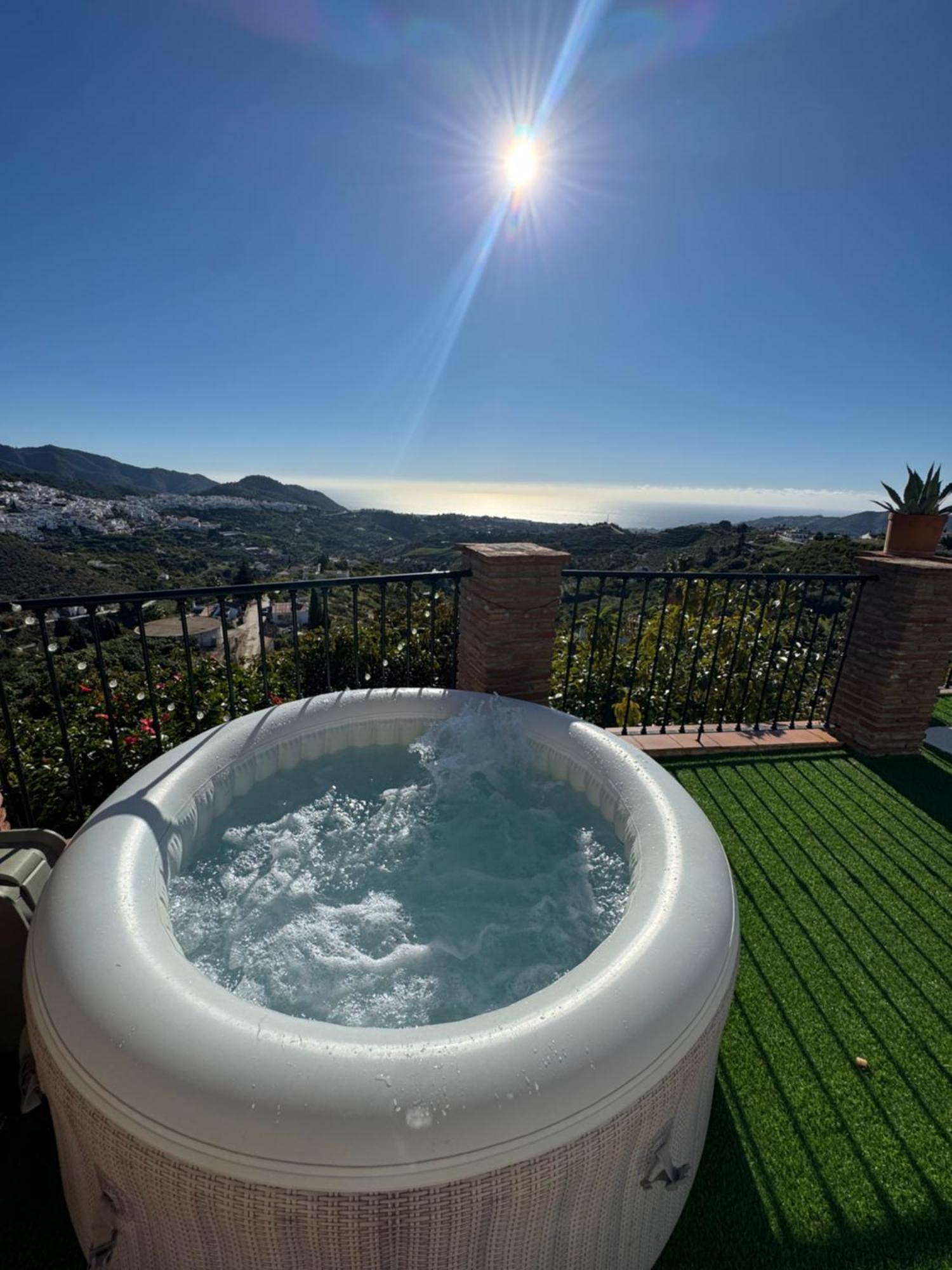 Villa En Frigiliana Con Piscina, Jacuzzi Y Espectaculares Vistas Екстер'єр фото
