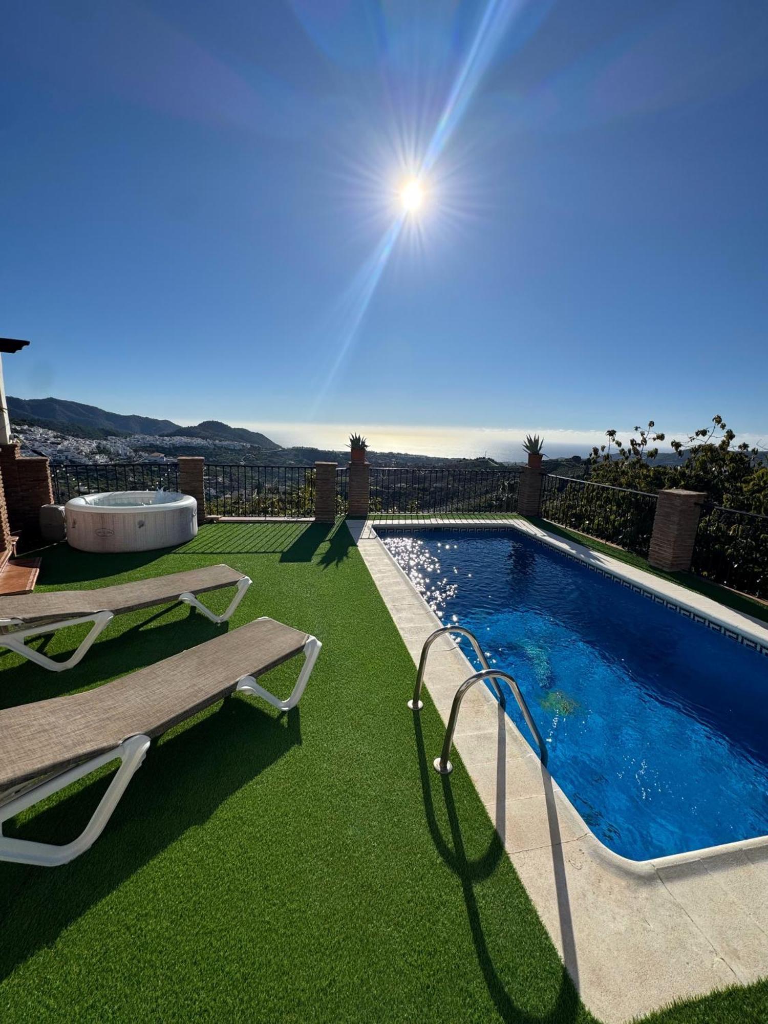 Villa En Frigiliana Con Piscina, Jacuzzi Y Espectaculares Vistas Екстер'єр фото